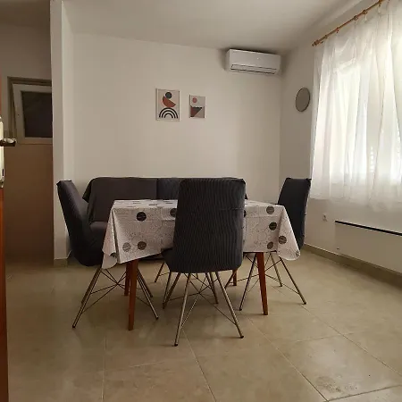 Maro Apartment *